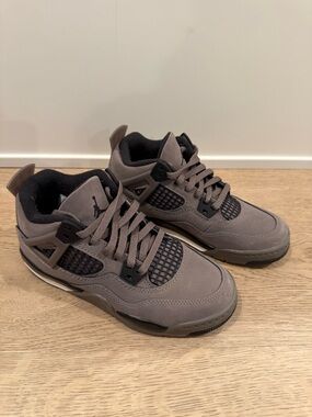 Air Jordan 4 Retro “Cave Stone” Kids Size 1Y | Gray Suede AJ4 | Excellent